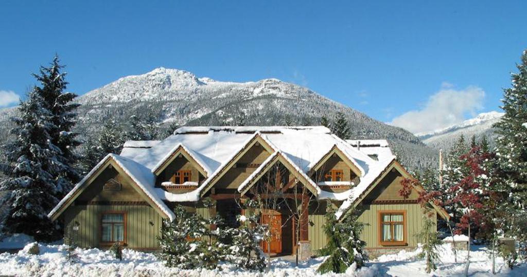 Whistler Alpine Chalet Retreat & Wellness Villa Exterior foto
