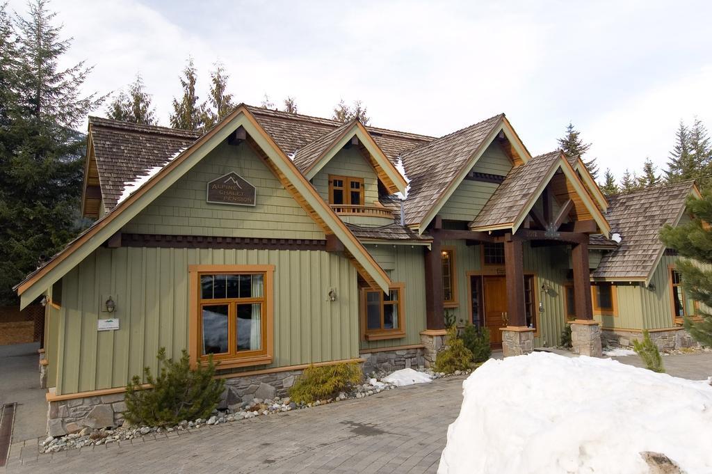 Whistler Alpine Chalet Retreat & Wellness Villa Exterior foto