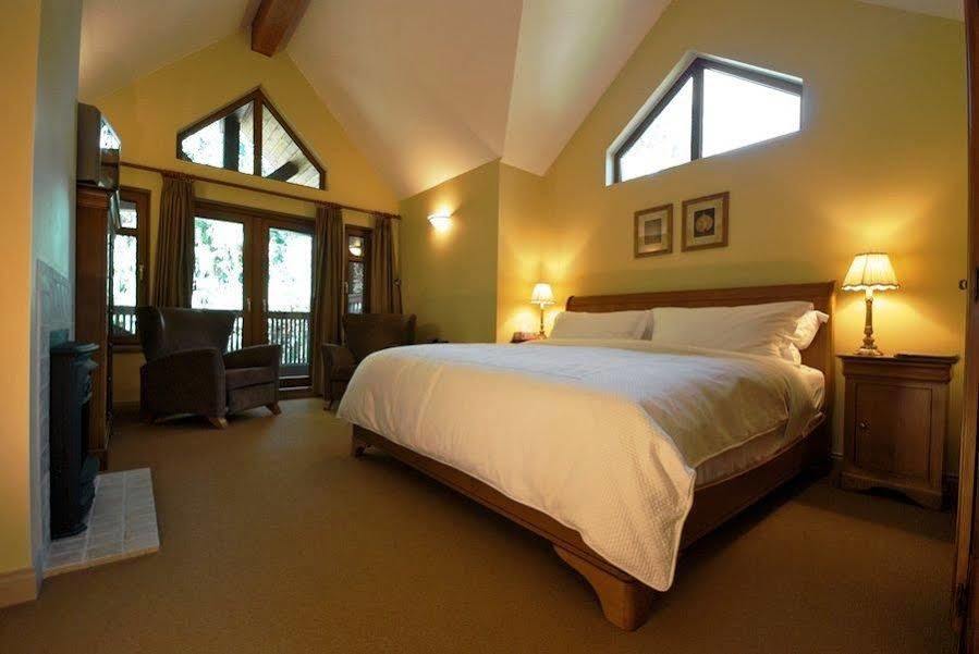 Whistler Alpine Chalet Retreat & Wellness Villa Exterior foto